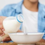 Care lapte este mai sănătos: laptele de vacă sau laptele vegetal care-lapte-este-mai-sanatos-laptele-de-vaca-sau-laptele.webp.webp